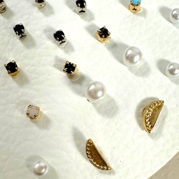 Free People Teeny Tiny Mega Stud Earring Set NWT
Gold Pearl Dainty Onyx Bohemian - Picture 8 of 11